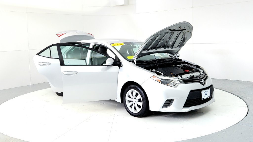 Used 2016 Toyota Corolla LE FWD image 12
