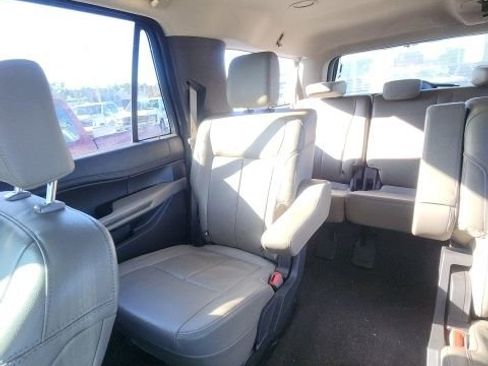 Used 2020 Ford Expedition Max XLT w/ Equipment Group 202A image 12