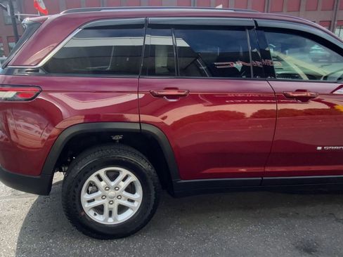 Used 2023 Jeep Grand Cherokee Laredo image 42