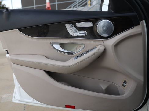 Used 2015 Mercedes-Benz C 300 Sedan image 44