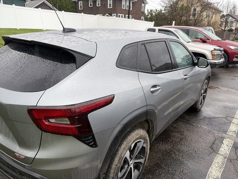 Certified 2024 Chevrolet Trax RS image 5