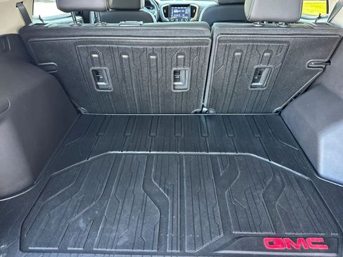 Used 2024 GMC Terrain Denali w/ Denali Premium Package AWD/4WD image 14