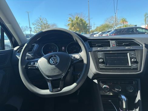 Used 2018 Volkswagen Tiguan S image 15