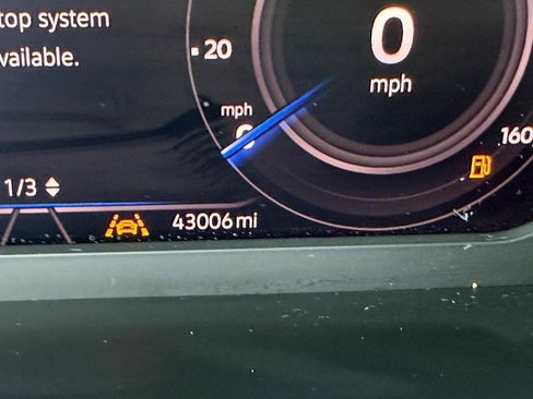 Used 2020 Volkswagen Tiguan SEL w/ Tiguan Three-Row MDO Package image 19