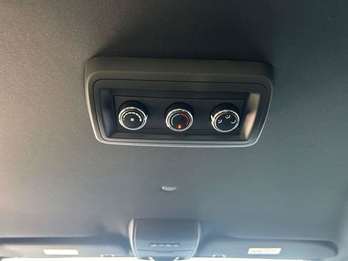 Used 2019 Dodge Grand Caravan SXT FWD image 18