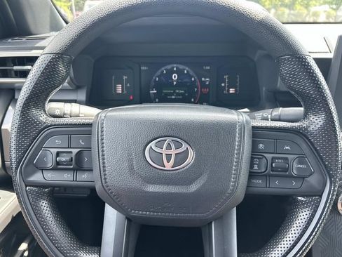 Used 2025 Toyota Tacoma SR5 AWD/4WD image 25