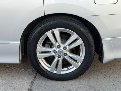 Used 2011 Nissan Quest SL FWD image 20