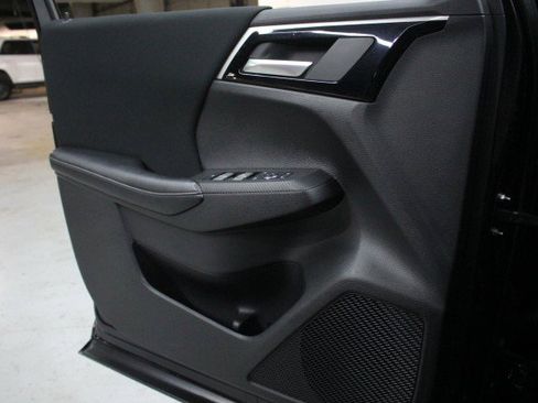 Used 2022 Mitsubishi Outlander ES image 18