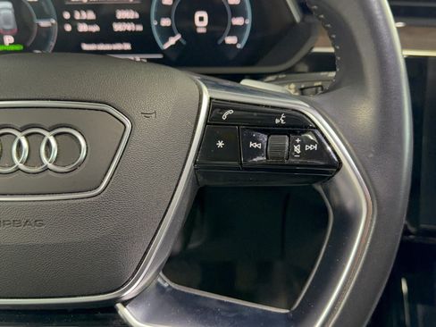 Used 2019 Audi e-tron Prestige w/ Prestige Package AWD/4WD image 19