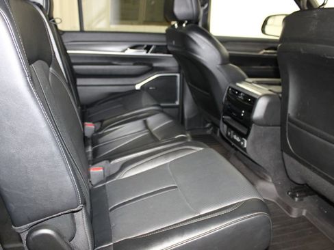 Used 2023 Jeep Wagoneer Series II image 28