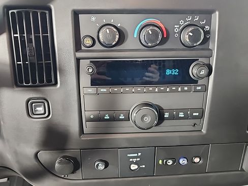 New 2025 Chevrolet Express 3500 w/ Driver Convenience Package image 28
