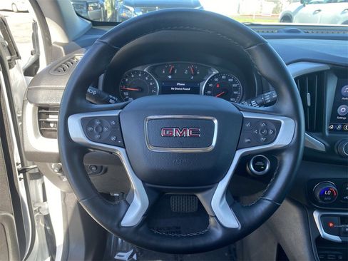 Used 2024 GMC Terrain SLT image 30