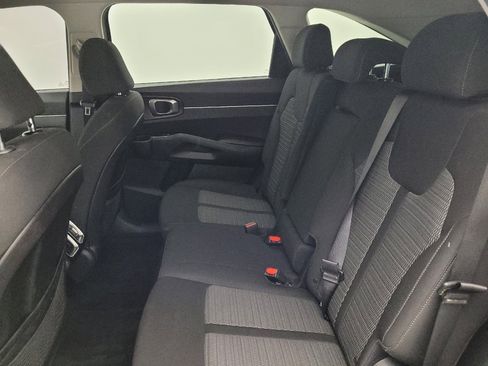 Used 2022 Kia Sorento LX FWD image 18