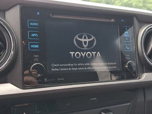 Used 2017 Toyota Tacoma TRD Off-Road w/ Tow Package AWD/4WD image 16