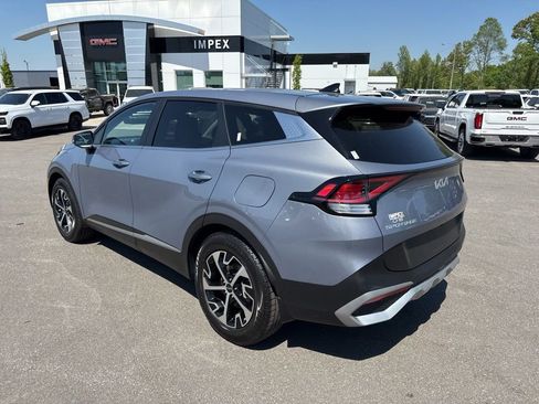 Used 2023 Kia Sportage EX image 3