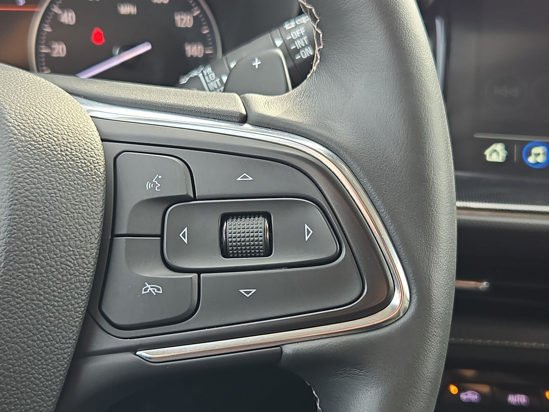 Used 2023 Buick Envision Essence FWD image 18