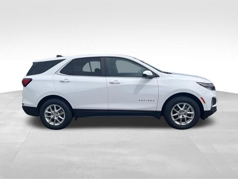 Used 2024 Chevrolet Equinox LT AWD/4WD image 2