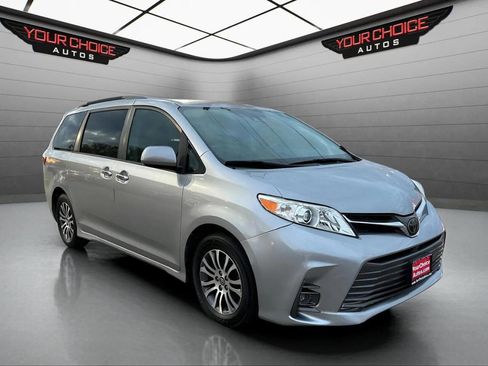 Used 2018 Toyota Sienna image 7