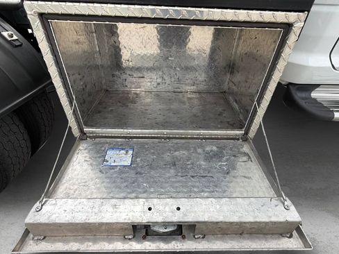 Used 2024 RAM 5500 Tradesman w/ Chrome Appearance Group AWD/4WD image 25