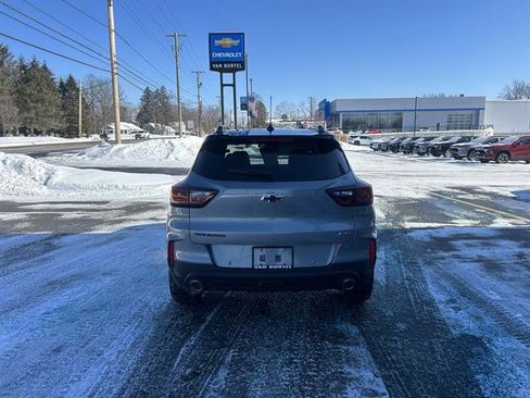 Used 2025 Chevrolet TrailBlazer RS w/ Driver Confidence Package image 4
