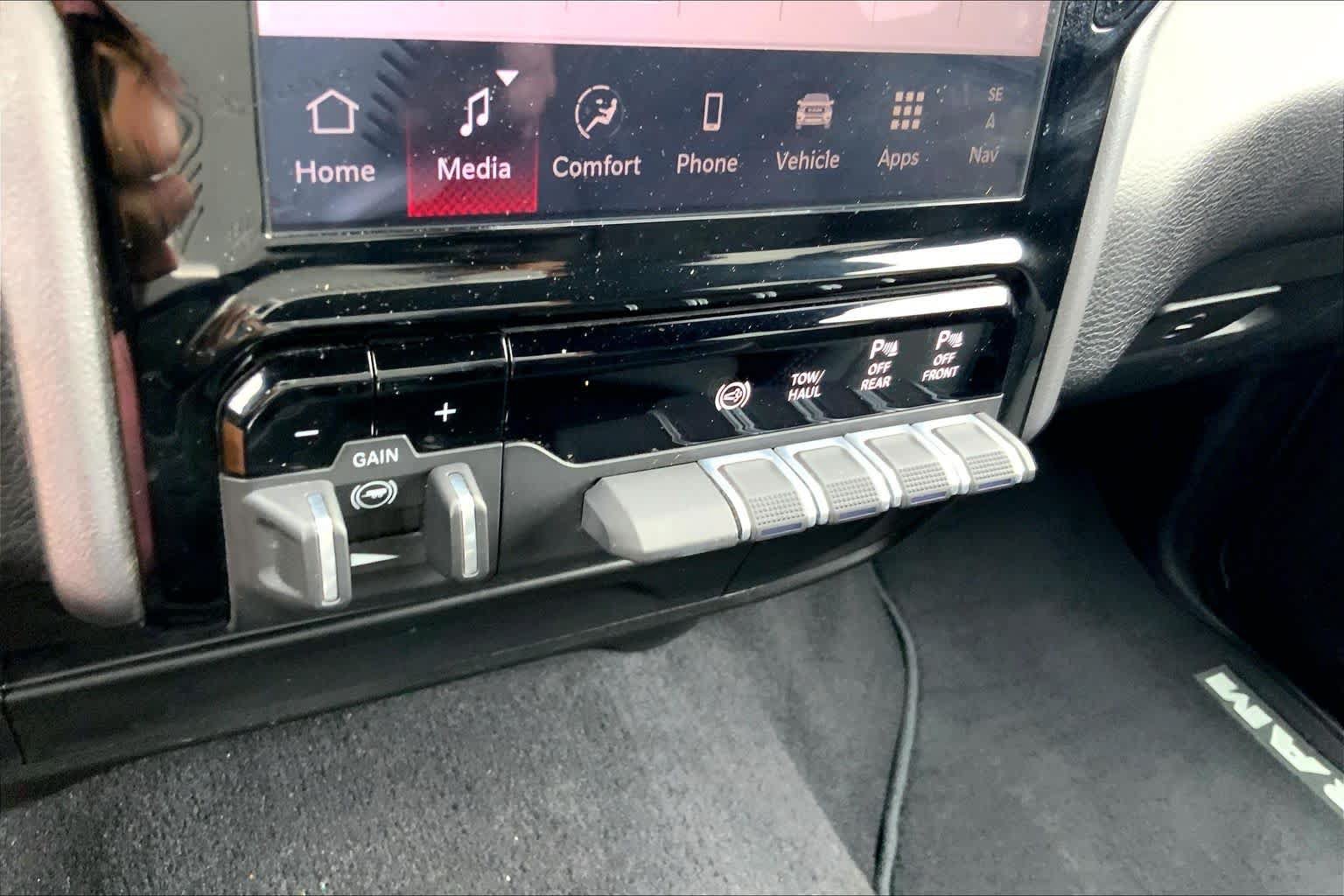 Used 2025 RAM 2500 Big Horn AWD/4WD image 29