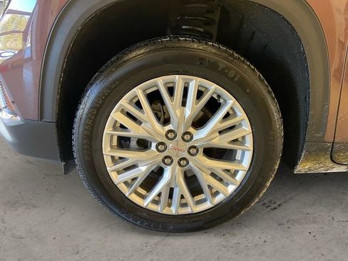 Used 2024 GMC Acadia Elevation image 15