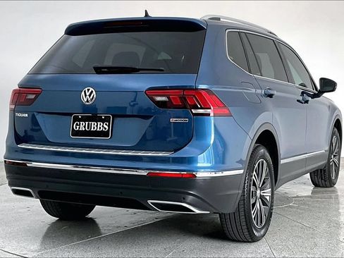 Used 2020 Volkswagen Tiguan SEL Premium R-Line AWD/4WD image 2
