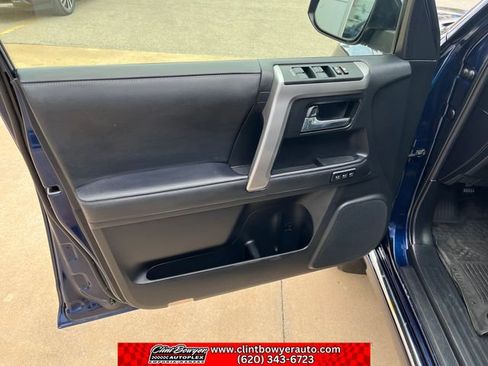 Used 2024 Toyota 4Runner Limited AWD/4WD image 11