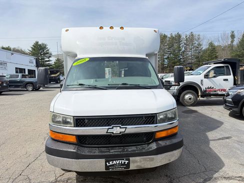 Used 2008 Chevrolet Express 3500 w/ Chrome Appearance Package image 12