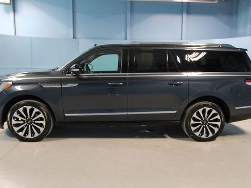 Used 2024 Lincoln Navigator L Reserve AWD/4WD image 32