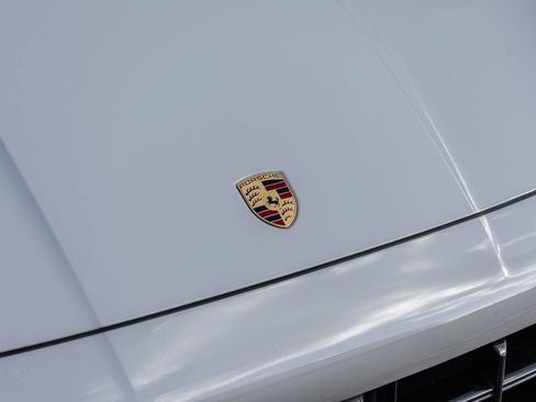 Certified 2024 Porsche Cayenne Coupe AWD/4WD image 20