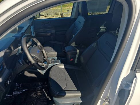 New 2025 Ford Maverick Lobo image 45