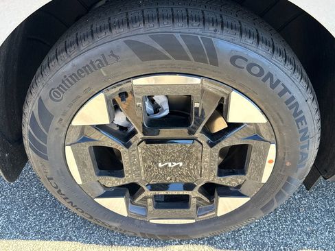 New 2026 Kia Carnival EX image 16