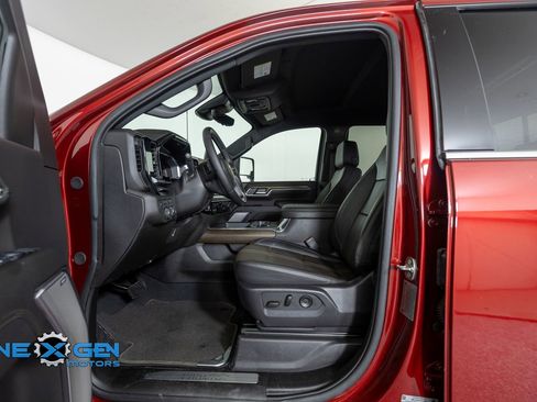 Used 2025 Chevrolet Silverado 2500 High Country w/ Technology Package AWD/4WD image 11