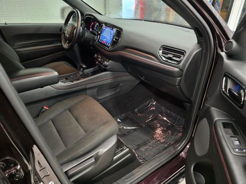 Used 2025 Dodge Durango GT RWD image 32