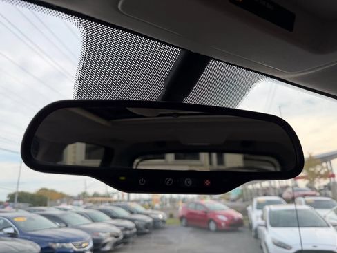 Used 2011 Chevrolet Avalanche LTZ image 60