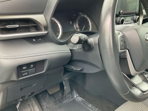 Used 2024 Toyota Highlander LE image 14