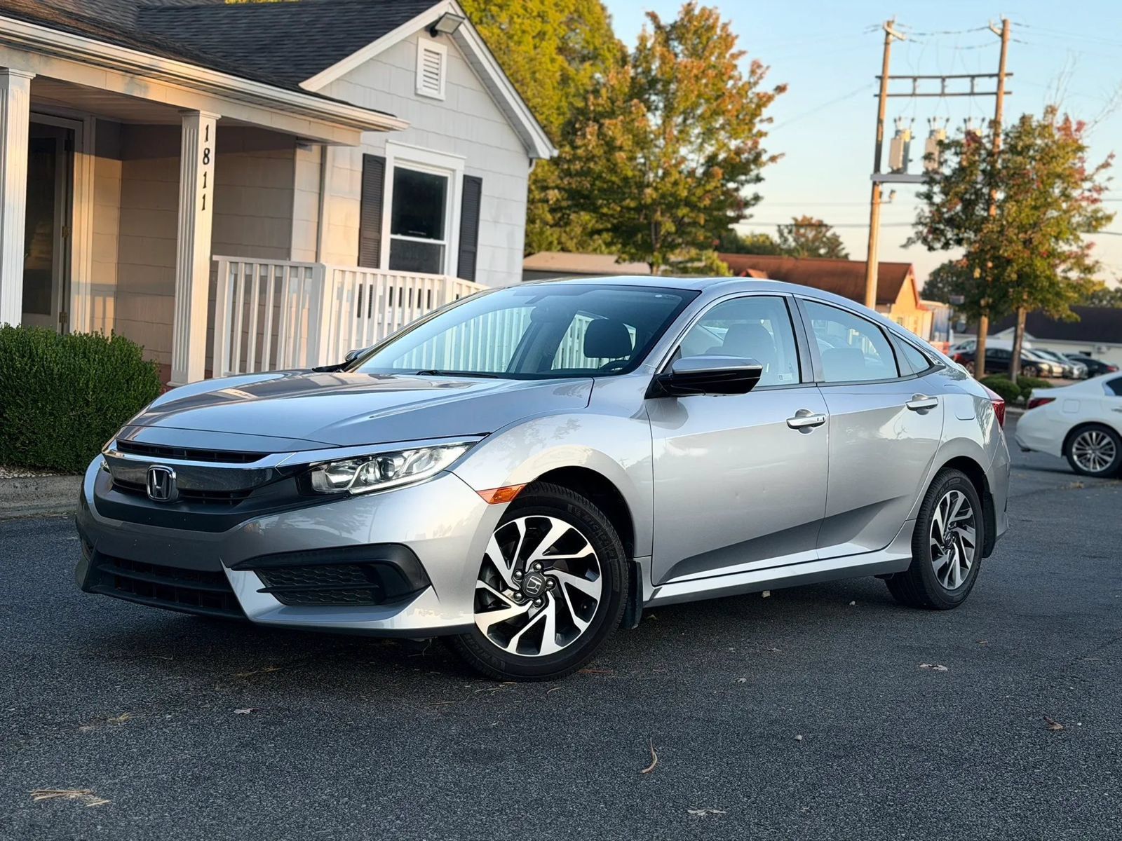 Used 2018 Honda Civic EX image 2