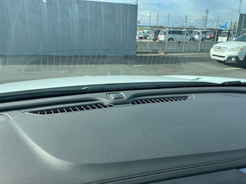 Used 2025 Buick Encore GX Preferred image 18