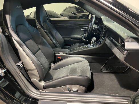 Used 2014 Porsche 911 GT3 image 35