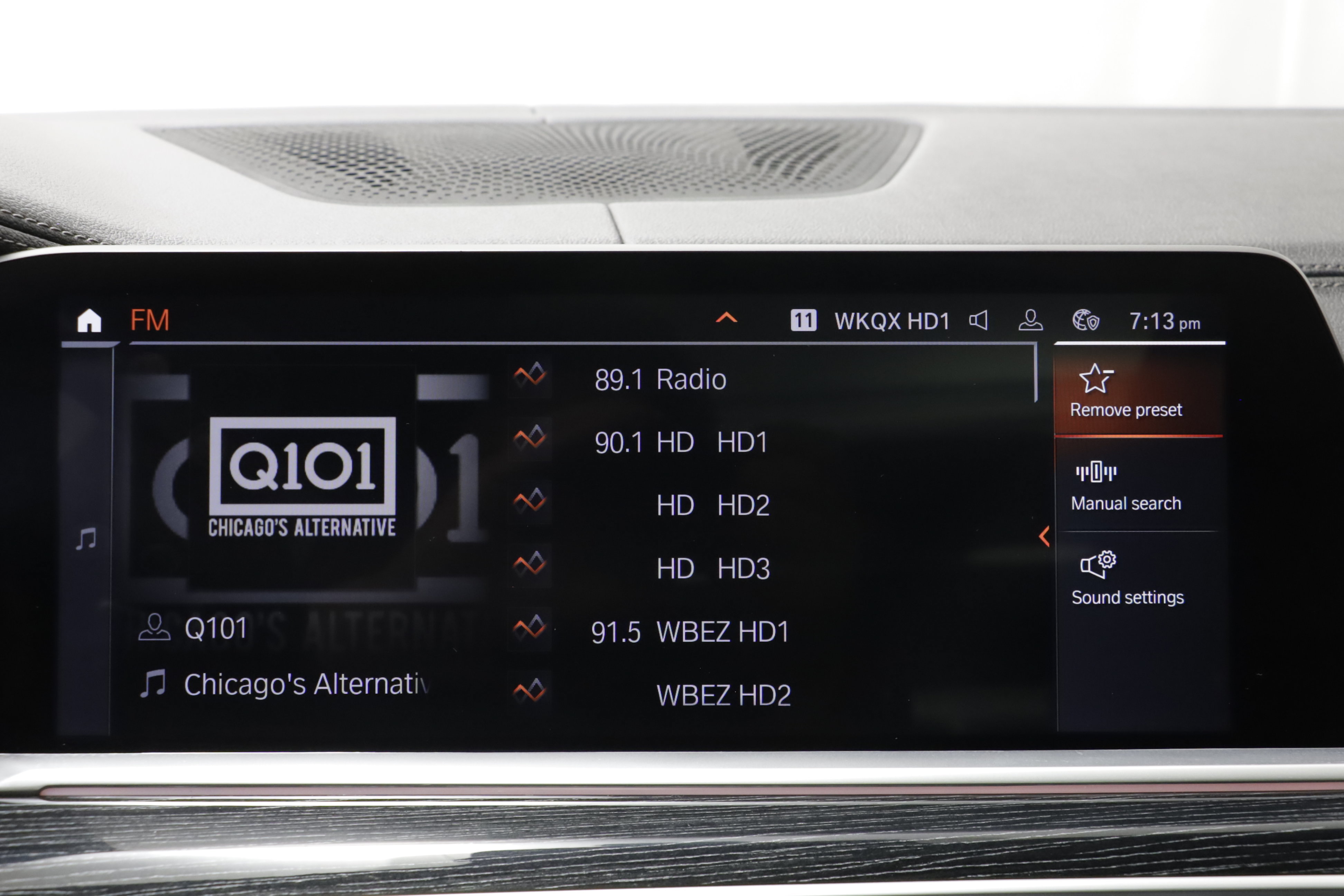 Used 2022 BMW X7 xDrive40i w/ M Sport Package AWD/4WD image 11