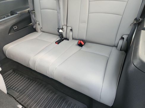 Used 2022 Honda Pilot Touring image 35