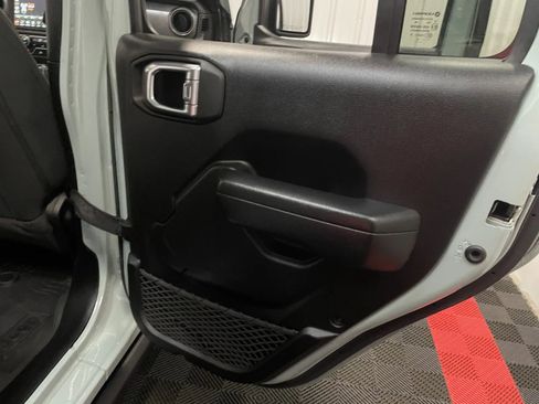 Used 2023 Jeep Wrangler Unlimited w/ Sun & Screen Package AWD/4WD image 42
