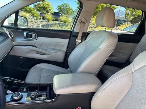 Certified 2023 Kia Sorento SX Prestige AWD/4WD image 7