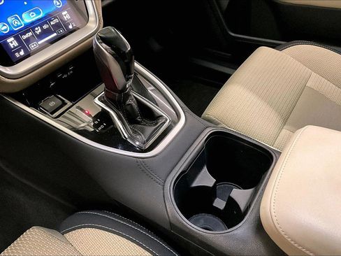 Used 2020 Subaru Outback Premium image 16