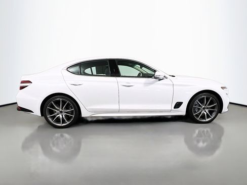 Used 2026 Genesis G70 2.5T image 3