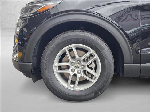 New 2026 Ford Explorer Active RWD image 10