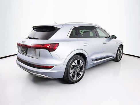 Used 2022 Audi e-tron Premium Plus AWD/4WD image 7