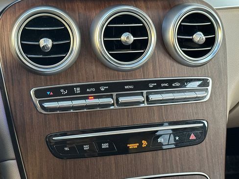 Certified 2022 Mercedes-Benz GLC 300 image 20