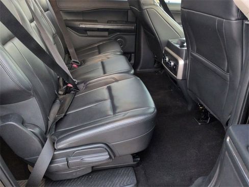 Used 2023 Ford Expedition Max XLT image 30